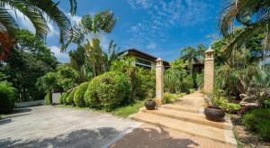 Κήπος έξω από το Villa Oxavia