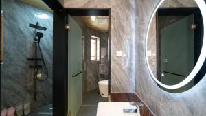 Ένα μπάνιο στο Nostalgia 28 lodge