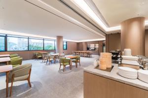 Η κουζίνα ή μικρή κουζίνα στο JI Hotel Shenzhen Bao'an International Airport Huaide