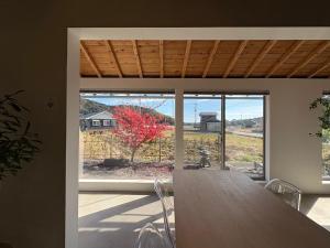 Fotografie z fotogalerie ubytování 3名様まで宿泊可 1棟貸し加持ノ宿 離れ v destinaci Kuroshio