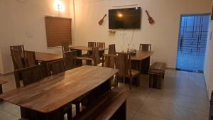 Μια τηλεόραση ή/και κέντρο ψυχαγωγίας στο Oscar club farmhouse and Resorts