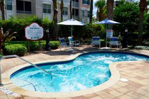 Bazén v ubytování Calypso Cay Vacation Villas nebo v jeho okolí