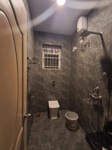 O baie la Adi's Villa