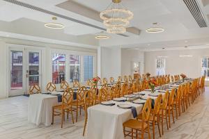 Un restaurant sau alt loc unde se poate mânca la The Colonial Inn, an Ascend Collection Hotel