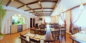 A restaurant or other place to eat at Hotel Nadezhda