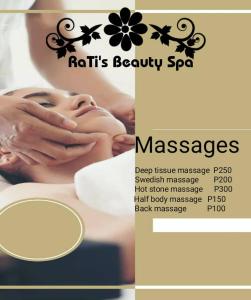 Primestay Homestead في غابورون: منشور لمنتجع صحي مع امرأة تحصل على تدليك