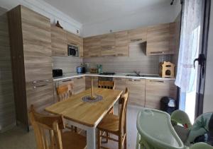 Køkken eller tekøkken på Élégant avec terrasse exclusive & piscine privée