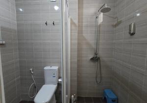 Et badeværelse på Élégant avec terrasse exclusive & piscine privée + 19 billeder