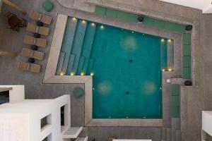 Koupelna v ubytování Mazee Paros + 54 fotografií