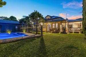 Hồ bơi trong/gần Trebor on Dickson