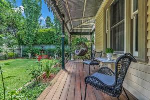 Vườn quanh Trebor on Dickson