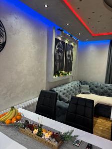 Φαγητό σε αυτό το διαμέρισμα ή κάπου εκεί κοντά