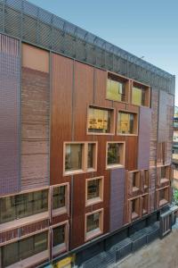 Tòa nhà nơi khách sạn tọa lạc