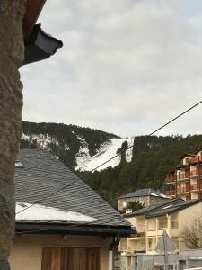 En generel udsigt til bjerge eller udsigt til bjerge taget fra feriehuset + 2 billeder