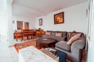 O zonă de relaxare la Family Guesthouse Dar Al Hajja Fatima