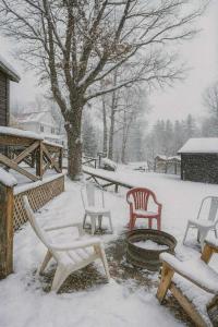 Το 3-Bedroom Cottage #7 - Austrian Pine τον χειμώνα