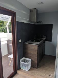 Køkken eller tekøkken på Cozy bedroom apartment with sea view - 5 min from Chaweng beach