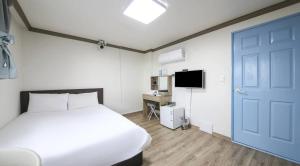 Μια τηλεόραση ή/και κέντρο ψυχαγωγίας στο Top Island Hotel