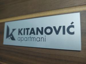Et logo, certifikat, skilt eller en pris der bliver vist frem på Apartman Kitanović 1 Vrnjačka Banja