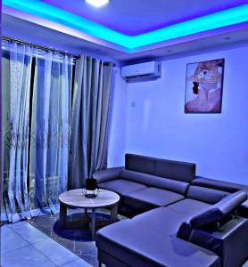 Posezení v ubytování Penthouse paradise getaway 300m to the beach