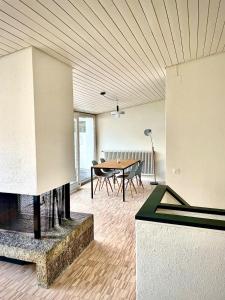 Fotografie z fotogalerie ubytování Komfortables Atriumhaus bei Zürich, Garten, Ruhe, Parking und Waschmaschine v destinaci Stallikon