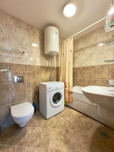 Ένα μπάνιο στο Beachfront Apartments Oaza 2