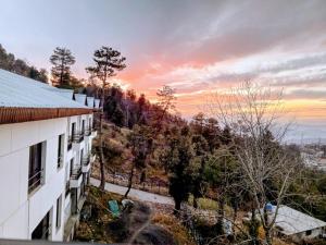 Un paisaje natural cerca del hotel 15 fotos más