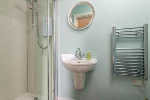 Ένα μπάνιο στο High Street No 31C - Elie +10 φωτογραφίες