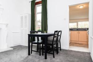 Fotografie z fotogalerie ubytování 5 Individual Beds - Free Parking v destinaci Coatbridge