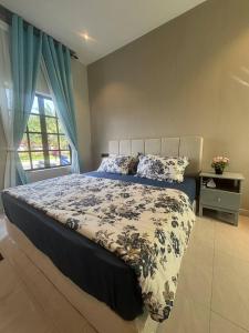 Ένα ή περισσότερα κρεβάτια σε δωμάτιο στο Mini Hotel OL