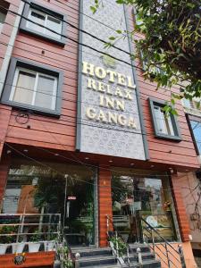 Galería fotográfica de Hotel Delhi 53 At Bhajan Pura en Noida 17 fotos más