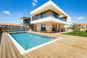 Swimmingpoolen hos eller tæt på Victoria Atlantica