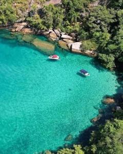 Φυσικό τοπίο κοντά σε αυτό το πλωτό κατάλυμα