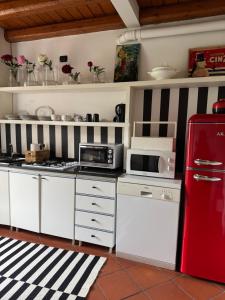 Η κουζίνα ή μικρή κουζίνα στο Casa Vacanza Castagna +49 φωτογραφίες