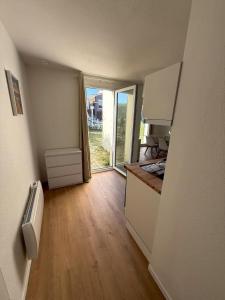 Φωτογραφία από το άλμπουμ του ღ Horizen - Studio neuf, cosy, proche plage στη Λα Ροσέλ