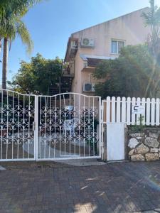 Το κτήριο όπου στεγάζεται  το διαμέρισμα