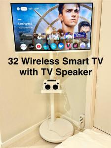 TV a/nebo společenská místnost v ubytování 운서역 홈호스텔 더블룸