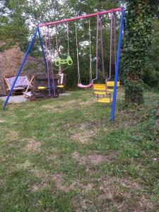 Herní místnost nebo prostor pro děti v ubytování La Barraço