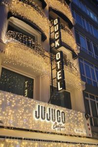 Certifikát, hodnocení, plakát nebo jiný dokument vystavený v ubytování Duck Otel