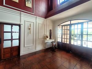 Un baño de Hotel La Rad 36 fotos más