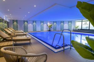 Bazén v ubytování Maritim Hotel Darmstadt nebo v jeho okolí