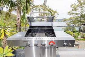 Gril dostupný pro hosty v apartmánu