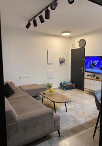 Galería fotográfica de דירה חמה ונעימה לשומרי מסורת en Modi'in