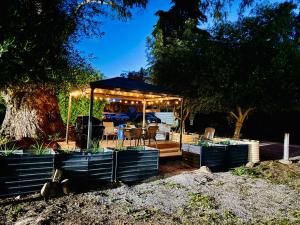 Κήπος έξω από το Auto Lodge Motor Inn