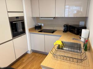 Køkken eller tekøkken på Wembley Modern luxury 1 Bed, 5mins to stadium