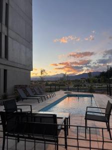 Πισίνα στο ή κοντά στο Departamento entero en Vistalba a minutos de Chacras de Coria