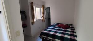 Ένα ή περισσότερα κρεβάτια σε δωμάτιο στο Vicka Residence +2 φωτογραφίες