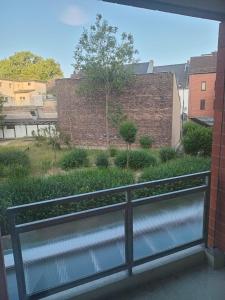 ein Blick vom Balkon eines Gebäudes in der Unterkunft Wohnung im Herzen der Altstadt in Bonn