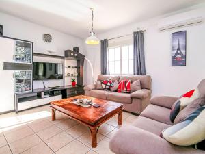 Η κουζίνα ή μικρή κουζίνα στο Holiday Home Villa Rosallia by Interhome