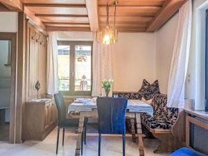 Et opholdsområde på Apartment Appartement 2 by Interhome